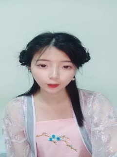 她用 Blowjob 换了 Backshots。 在楼梯间偷偷摸摸。